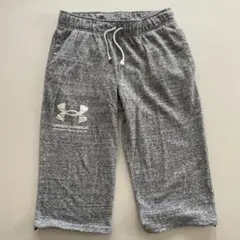 UNDER ARMOUR グレー　ハーフパンツ