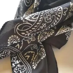 本日限定 70cm ブラック バンダナ ペイズリー柄 シルク風 スカーフ