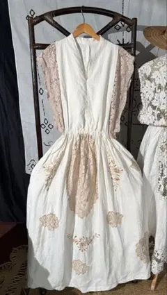 Antique刺繍入りホワイトノースリーブロングワンピース - メルカリ