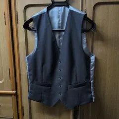グレー スーツベスト 前面ボタン付き
