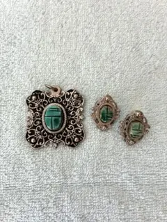 ヴィンテージ風 緑色石 ペンダントヘッドとイヤリングセット
