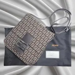 FENDI フェンディ ズッカ柄 ショルダーバッグ ブラウン キャンバス レザーのサムネイル