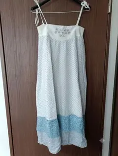 花柄刺繍 キャミソールワンピースのサムネイル