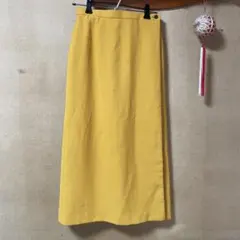 黄色 スカート