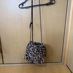 SHEIN レオパード柄 ファー 巾着のサムネイル