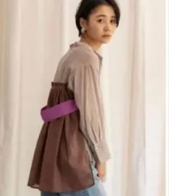 Eimee Law エイミーロウ ベルト付きバックタックロングシャツ ブラウスのサムネイル