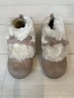 サイズ18㎝　ベージュ ファー付きブーツ