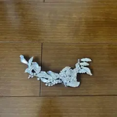 ウェディング　ヘッドドレス 葉と花のデザイン