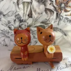 木製 猫の置物 2匹セット