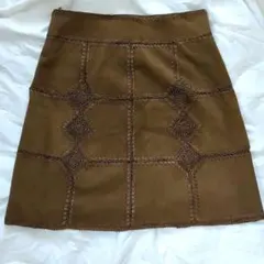 【美品】ZARA スウェード刺繍パッチワークミニスカ ブラウン 上品 レディース