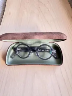 Lesca. グレー メガネ ケース付き