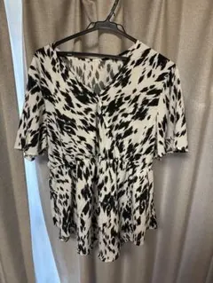 SHEIN CURVE 半袖 カシュクール風 ブラウス 1XLのサムネイル