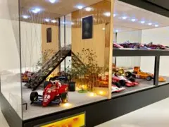 ミニカー用ジオラマ：1/18 ショールームタイプガレージ／車＆バイク