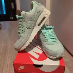 ナイキ ウィメンズ エアマックス90 SE 23.5cm