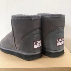 2026年最新】UGG fijiの人気アイテム - メルカリ