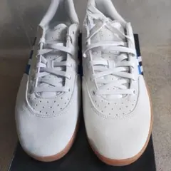 アディダススニーカー