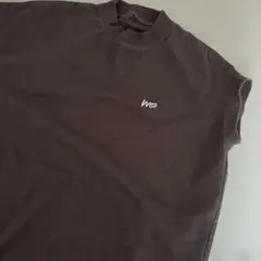 チャコール Mサイズ Tシャツ ロゴ刺繍のサムネイル