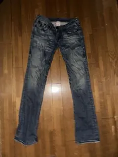 トゥルーレリジョン デニム