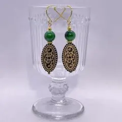 243.アンティーク調 ブラック グリーン ハンドメイド ピアス
