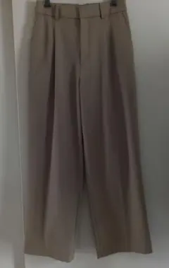 ユニクロタックワイドパンツ　品番469854オリーブ　М