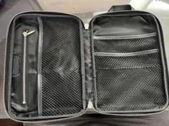 美品　ビジネスレザーファクトリー ガジェットポーチ