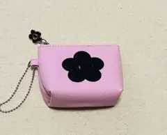 MARY QUANT ポーチ コインケース イヤホンケース　ピンク 花柄チャームのサムネイル