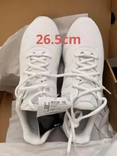NIKEレボリューション　ホワイト　スニーカー　26.5 通学