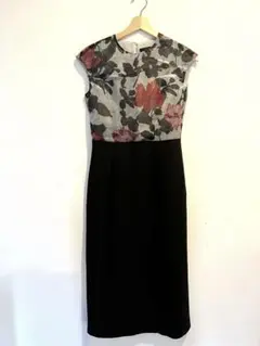 値下げ✨新品タグ付！フラワープリント ノースリーブワンピース