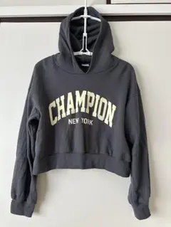 Champion クロップドパーカー グレー