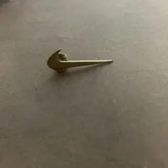 Nike ピンズ　ゴールド