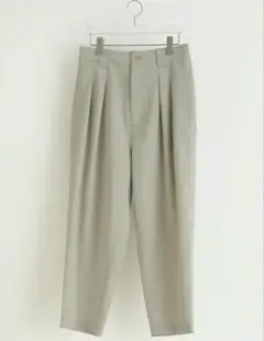 ADAM ET ROPE テーパードパンツ