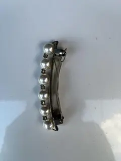 パール付きヘアクリップ