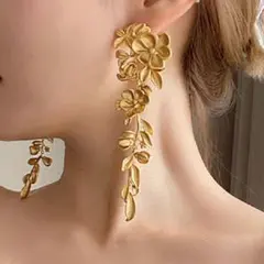 おしゃれ♪花柄  大ぶり ロングピアス ゴールド ウエディング アクセサリー
