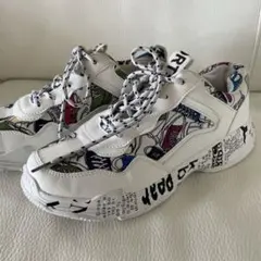 スニーカー　ORTSグラフィックプリント ホワイトスニーカー