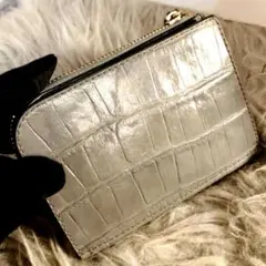 【美品】フェリージ 1058 クロコ型押し 二つ折り財布のサムネイル