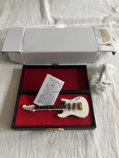 ギター　オブジェ　エレキギター　ホワイト　新品未使用