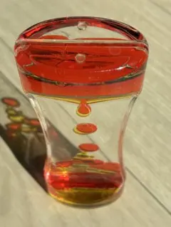 オイルタイマー　赤とオレンジの液体動くおもちゃ　リラックス　オシャレ雑貨　レトロ