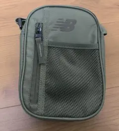 New Balance オリーブグリーン ショルダーバッグ
