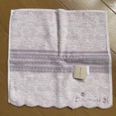 ジルスチュアート　JILL ピンク花柄　スカラップハンカチ