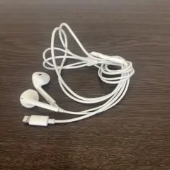 Apple Lightning接続 ホワイト　有線イヤホン