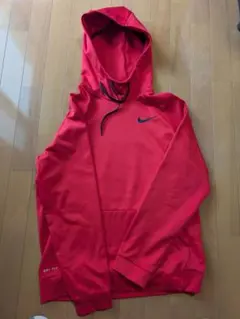 Nike DRI-FIT レッド フード付きパーカー