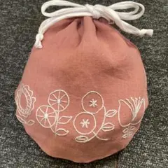 リネン　刺繍　まんまる巾着袋