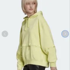 adidas Originalsイエローフード付きパーカー