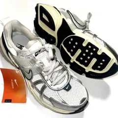 NIKE WMNS V2K RUN(23.5cm) 箱無/新品