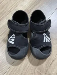adidas 黒 サンダル 水陸両用　15センチ