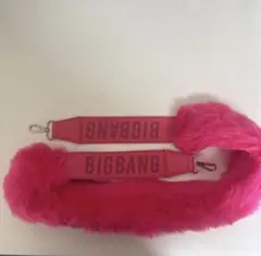 BIGBANG ファー付きショルダーストラップ - メルカリ