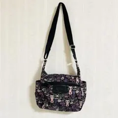 【美品・ANNA SUI】アナスイ ドール柄 総柄 ショルダーバッグ パープル