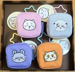 ちいかわ　ポーチ　カラビナつき刺繍スクエアミニポーチ　4個セット