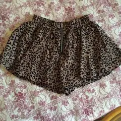 INGNIのヒョウ柄ショートパンツ