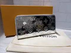 Louis Vuitton モノグラム カーオブジェ 置物 ペーパーウエイト - メルカリ